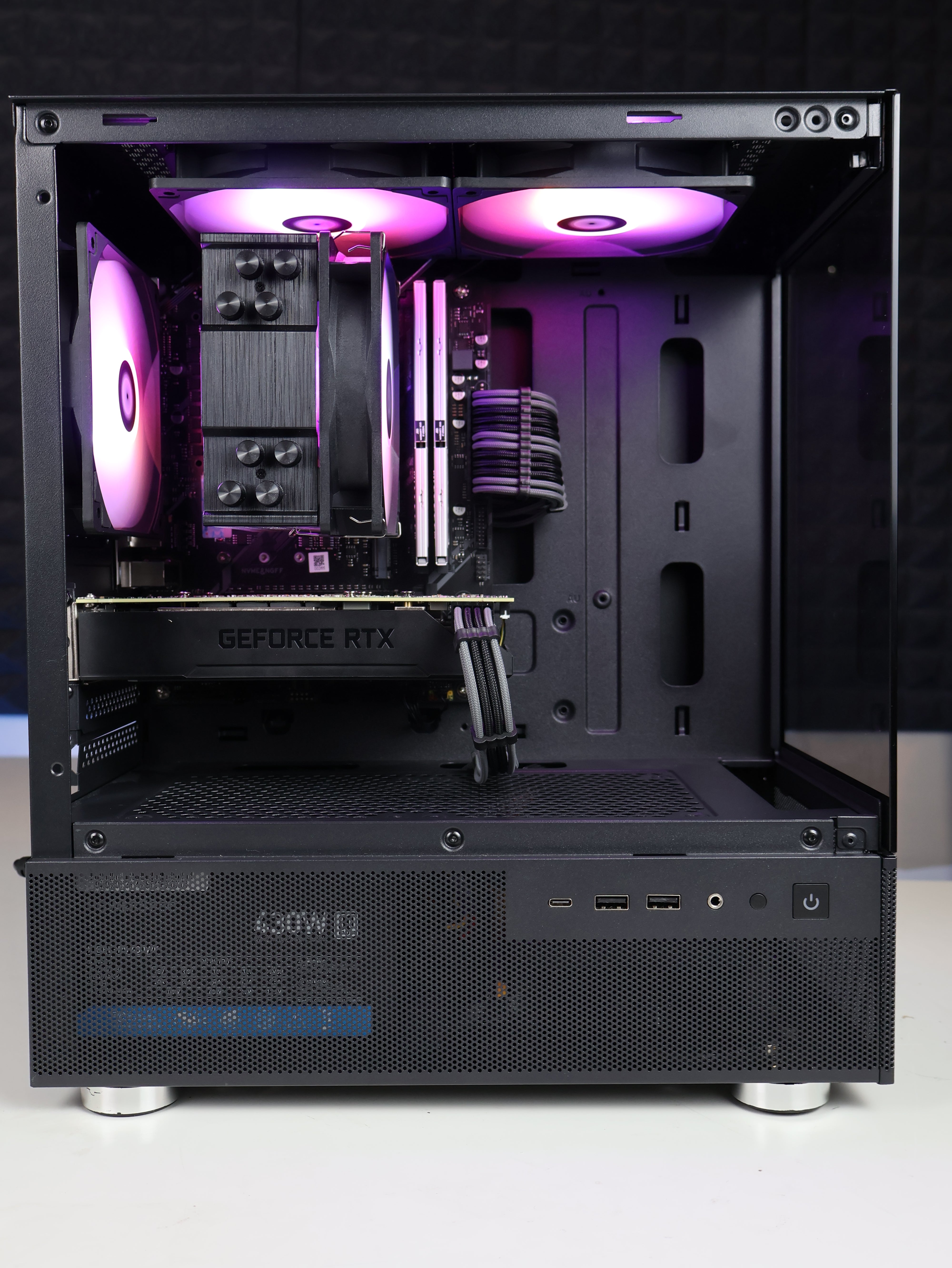 Torch Glass (AMD Ryzen 5 7600X/RTX 5060)