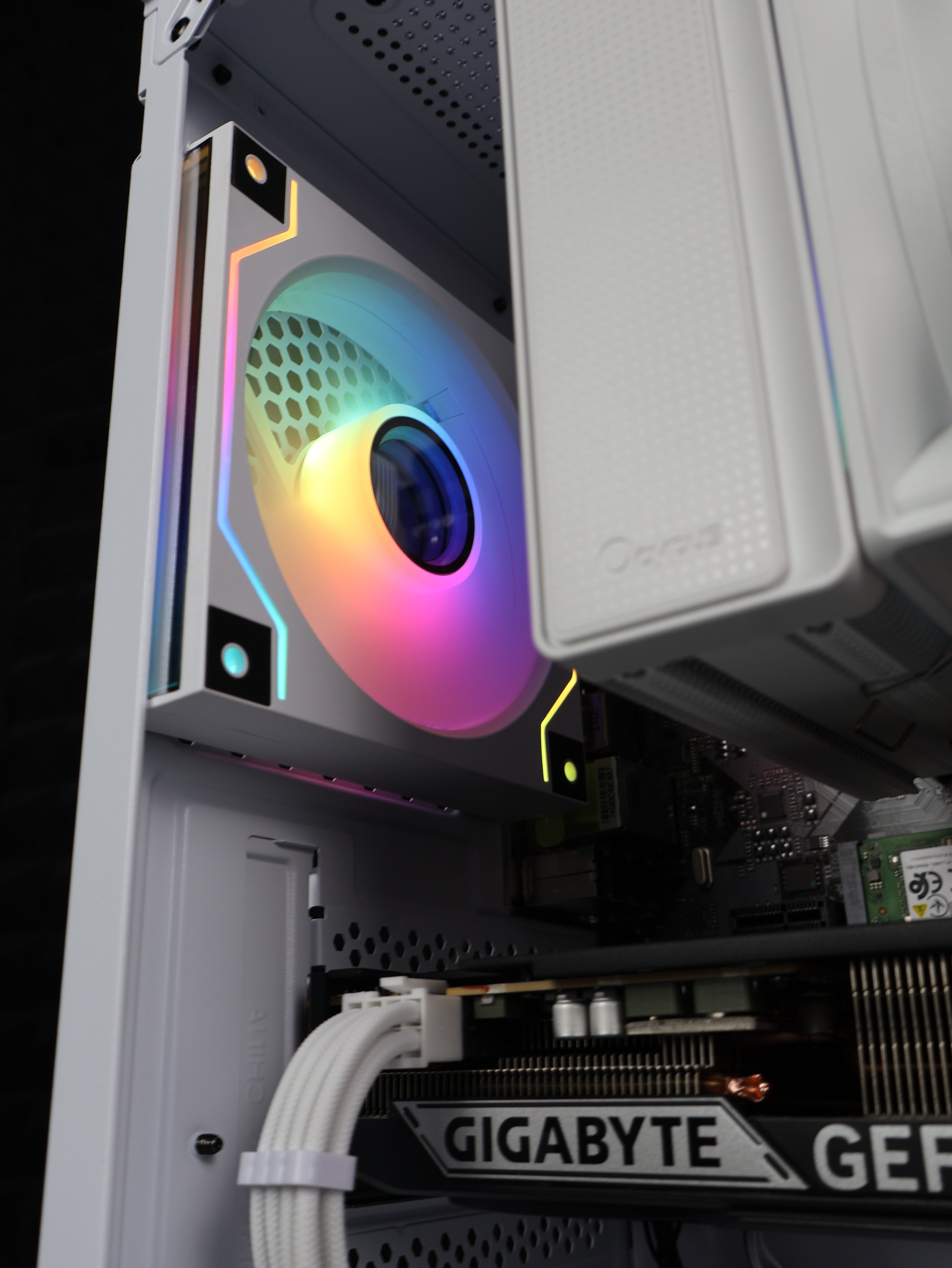 Tipsy | Ryzen 5 7600X/RTX 5060 8GB Gaming PC