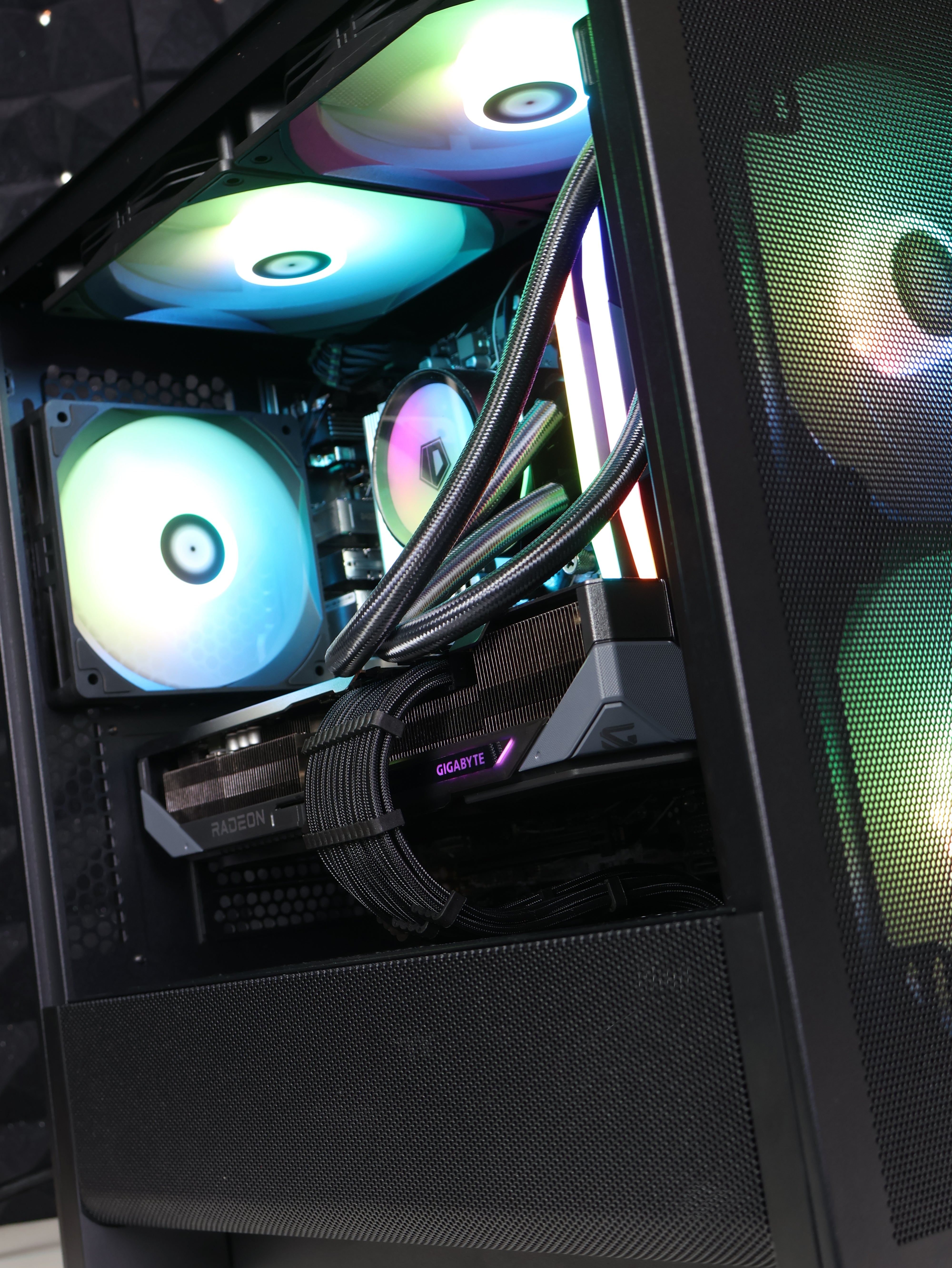 Talos | Ryzen 7 7700X/RX 9070XT 16GB Gaming PC